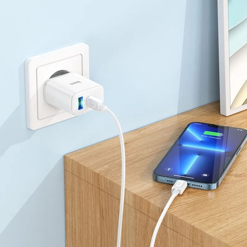 Сетевое зарядное устройство Hoco C105A Stage dual port PD20W+QC3.0
